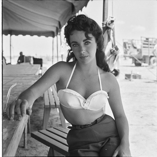 Elizabeth Taylor Behind the Scenes