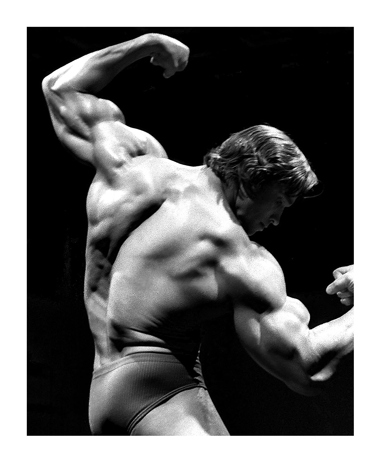 Arnold Schwarzenegger Flexing