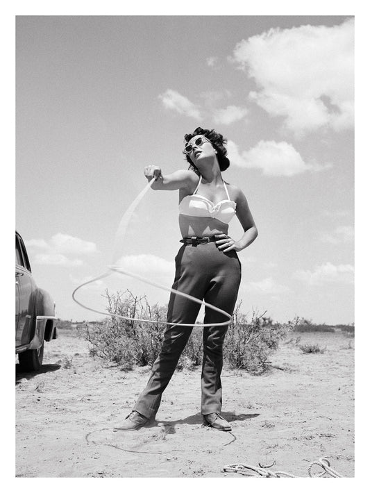 Elizabeth Taylor Spinning Lasso in "Giant"