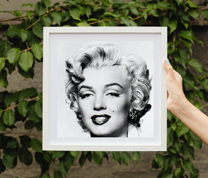 Marilyn Monroe - The Iconic Andy Warhol